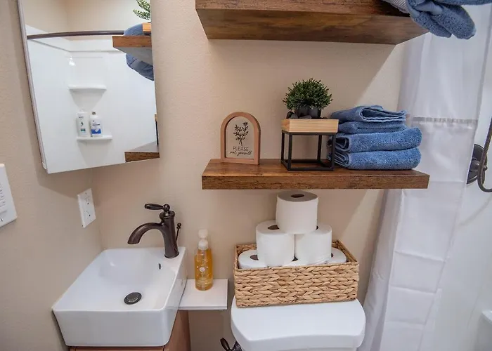 Holiday home Cozy 1-bedroom Getaway With The Essentials *