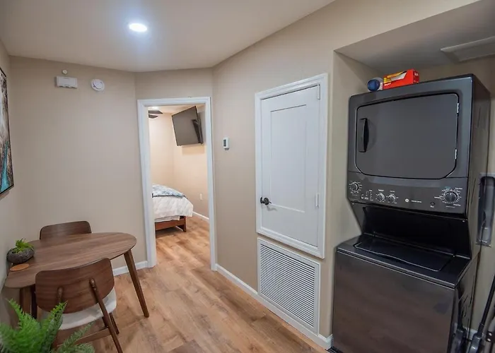 Cozy 1-bedroom Getaway With The Essentials Holiday home