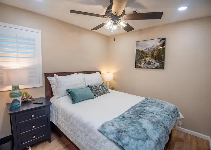 Cozy 1-bedroom Getaway With The Essentials *